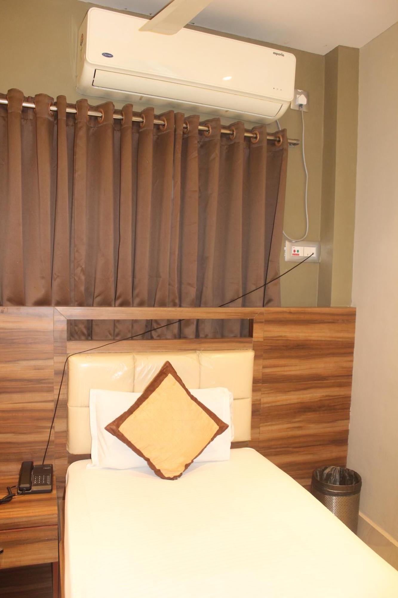 Hotel Oishi Plaza Mukutmanipur Extérieur photo