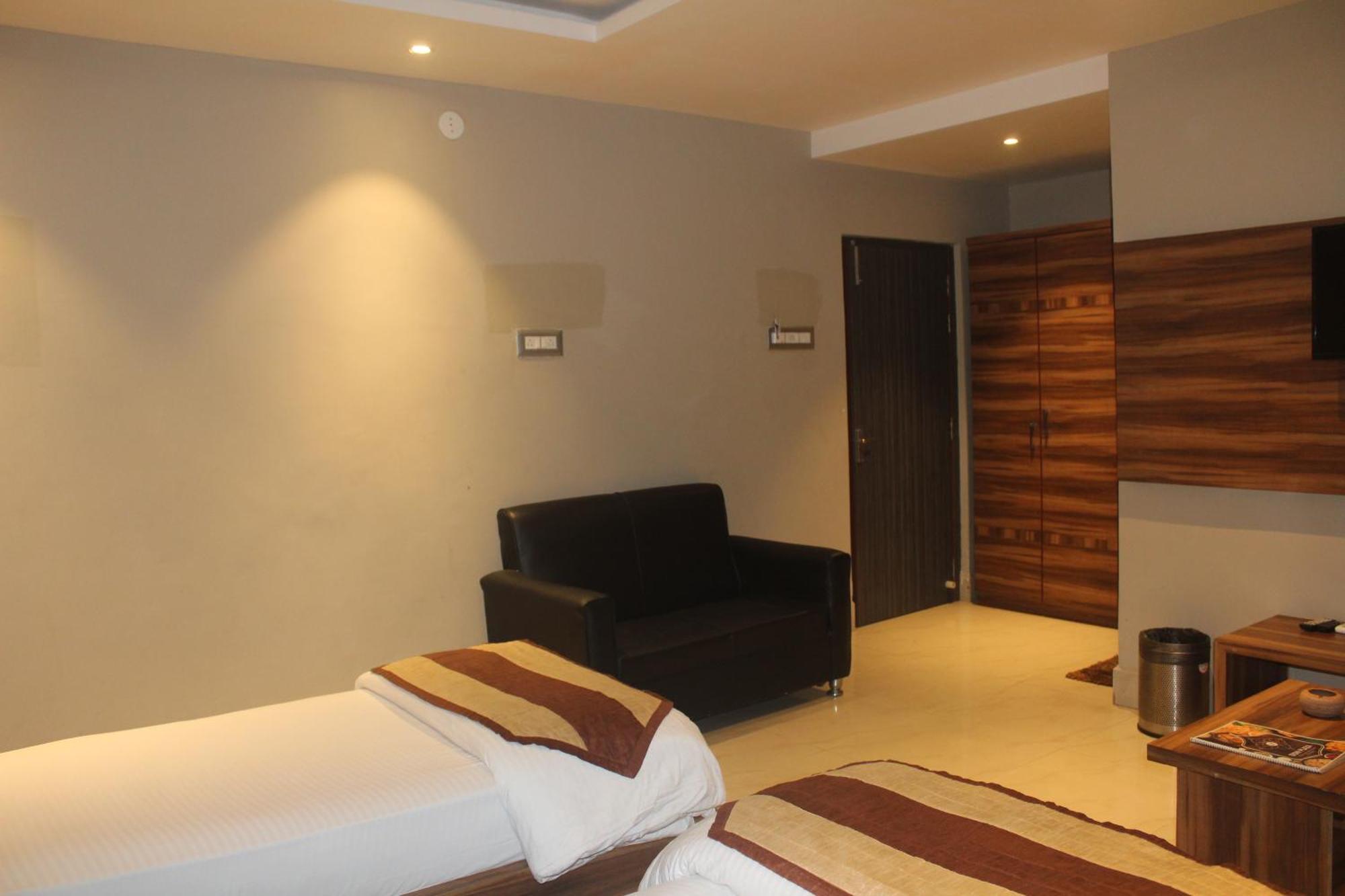 Hotel Oishi Plaza Mukutmanipur Extérieur photo